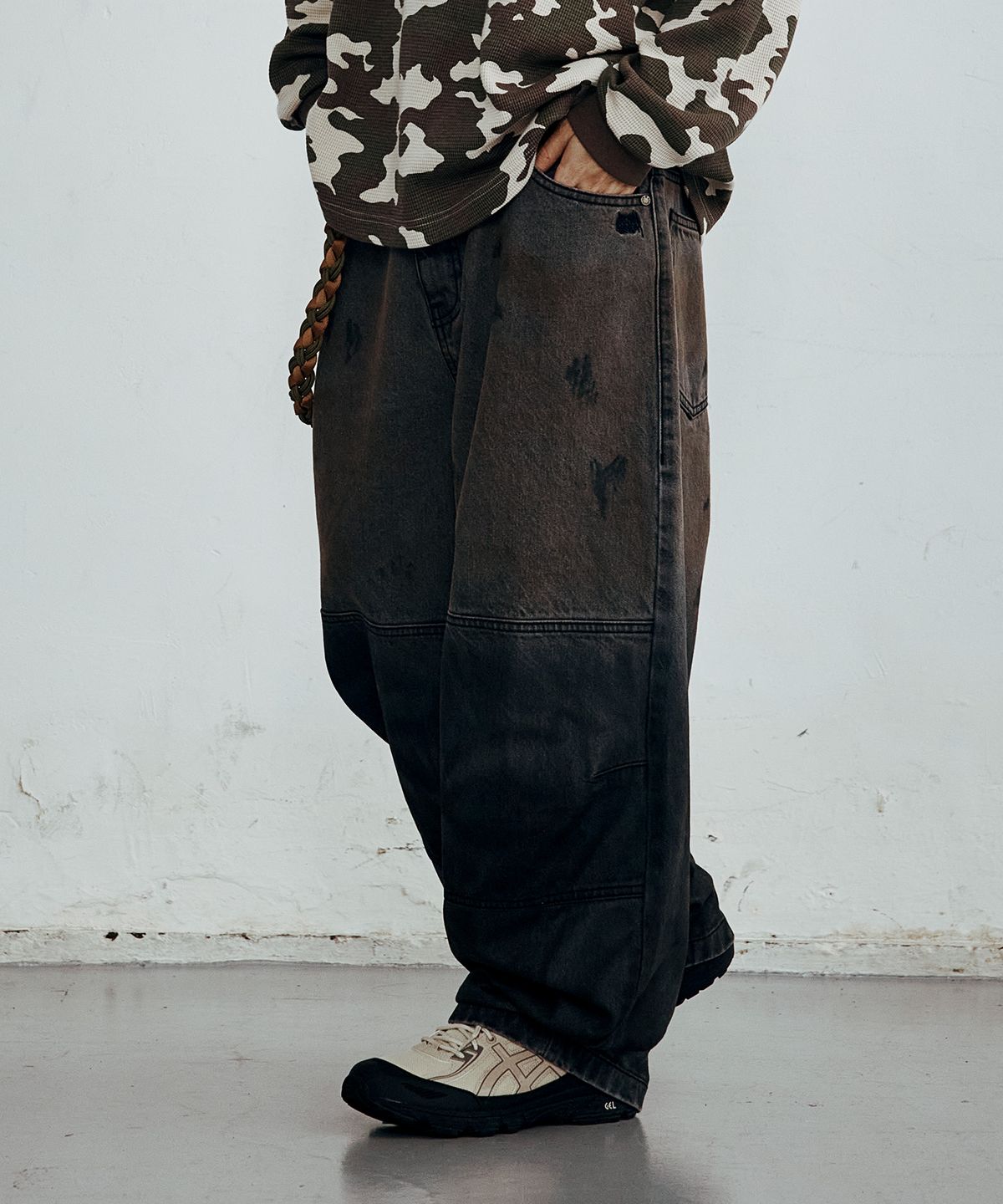 브라운브레스(BROWNBREATH) DIRTY WASHED DENIM PANTS