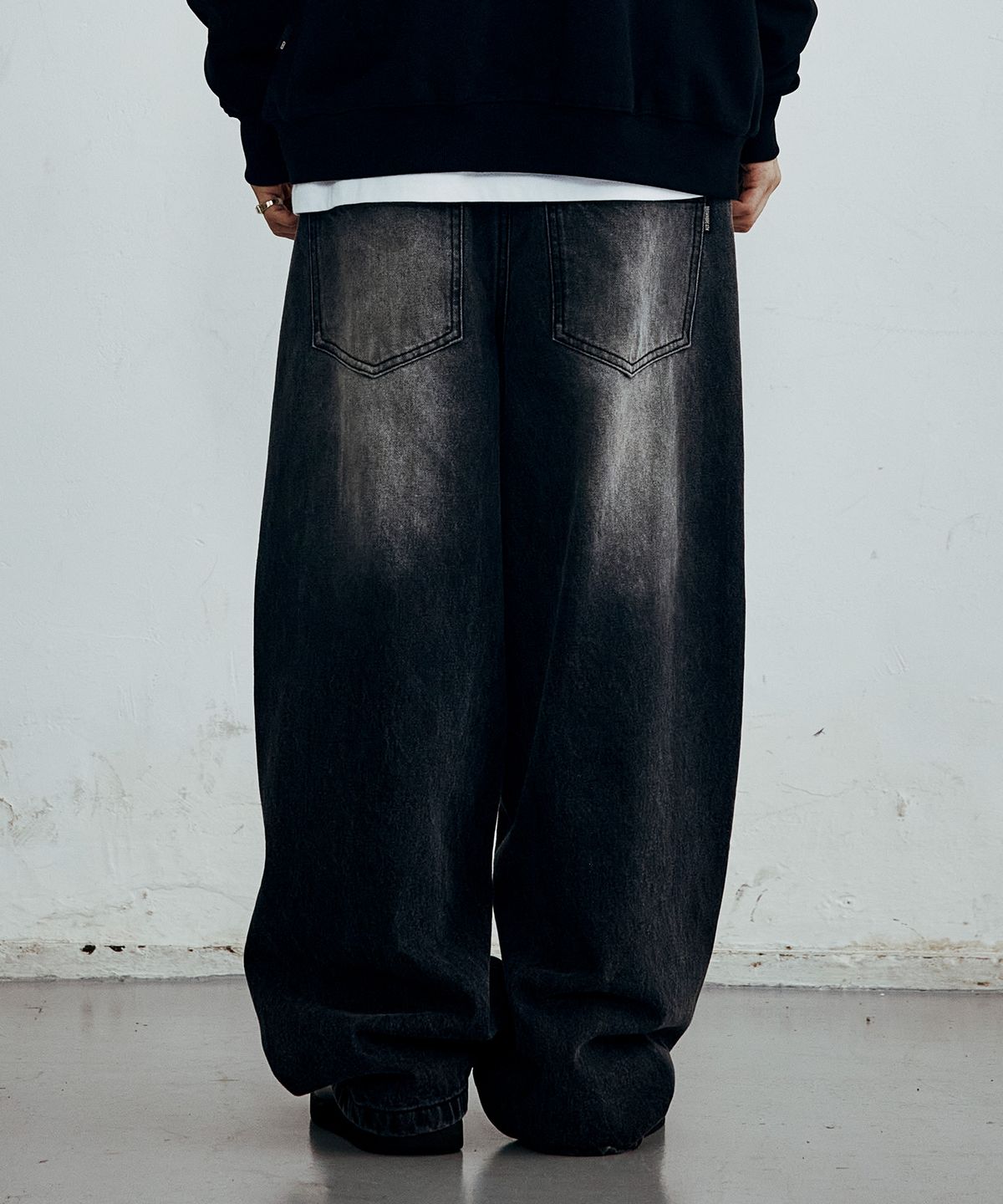 브라운브레스(BROWNBREATH) BRUSH DENIM PANTS