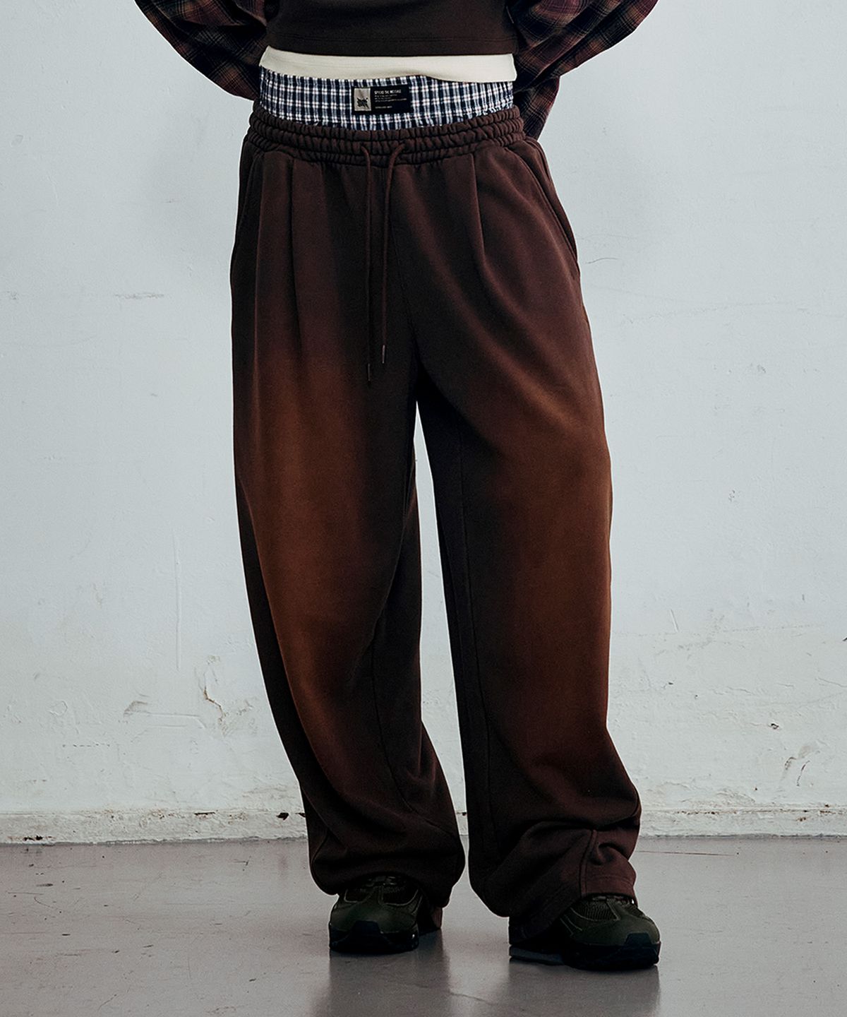 브라운브레스(BROWNBREATH) LAYERING BANDING PANTS (2colors)