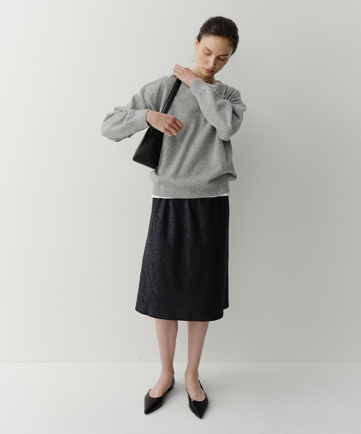 이아(EAAH) RODE CASHMERE V NECK PULLOVER (SNOW GREY)