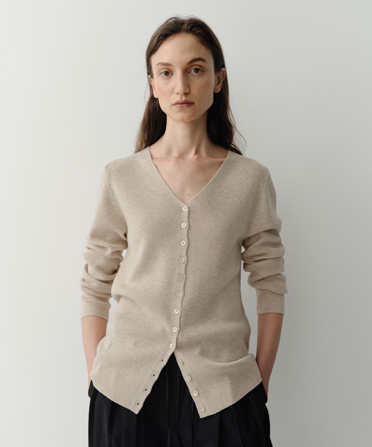 이아(EAAH) WOOL BUTTON KNIT CARDIGAN (LIGHT BEIGE)