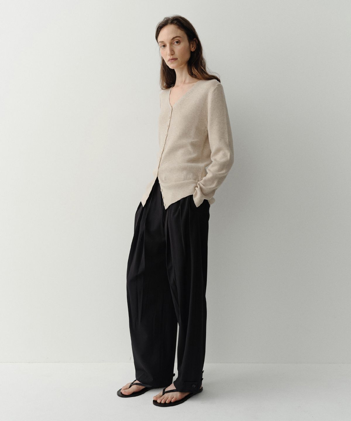 이아(EAAH) WOOL BUTTON KNIT CARDIGAN (LIGHT BEIGE)