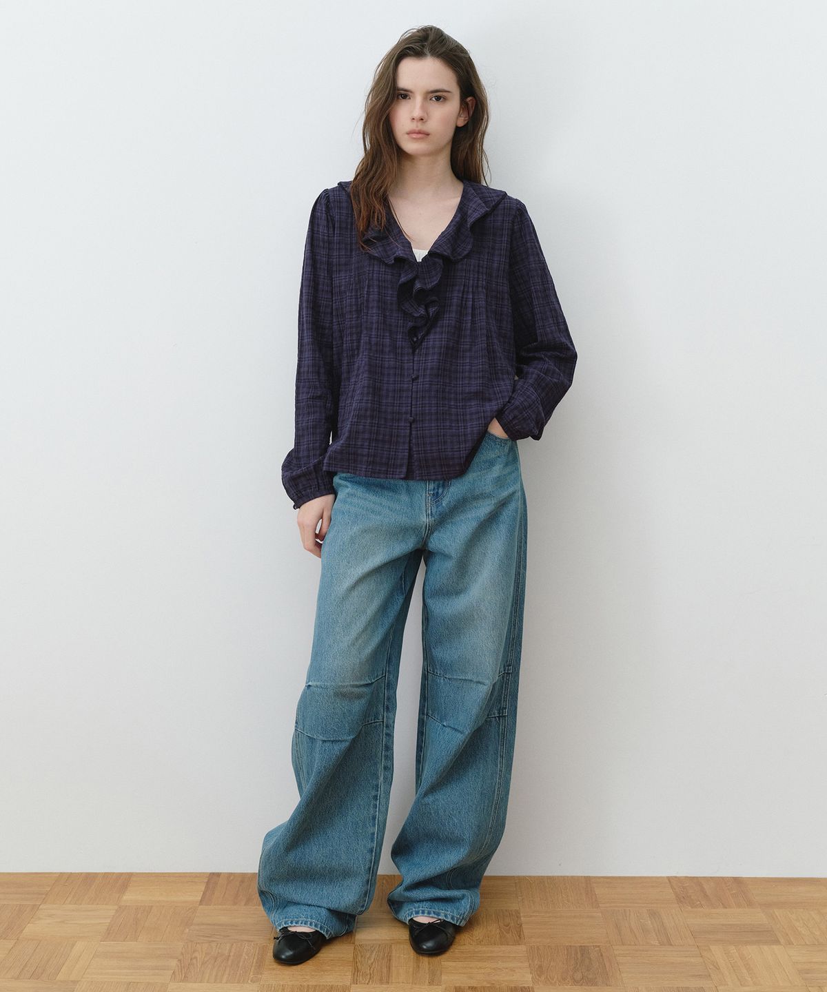 로라로라(ROLAROLA) PINTUCK WIDE CURVED DENIM LIGHT INDIGO