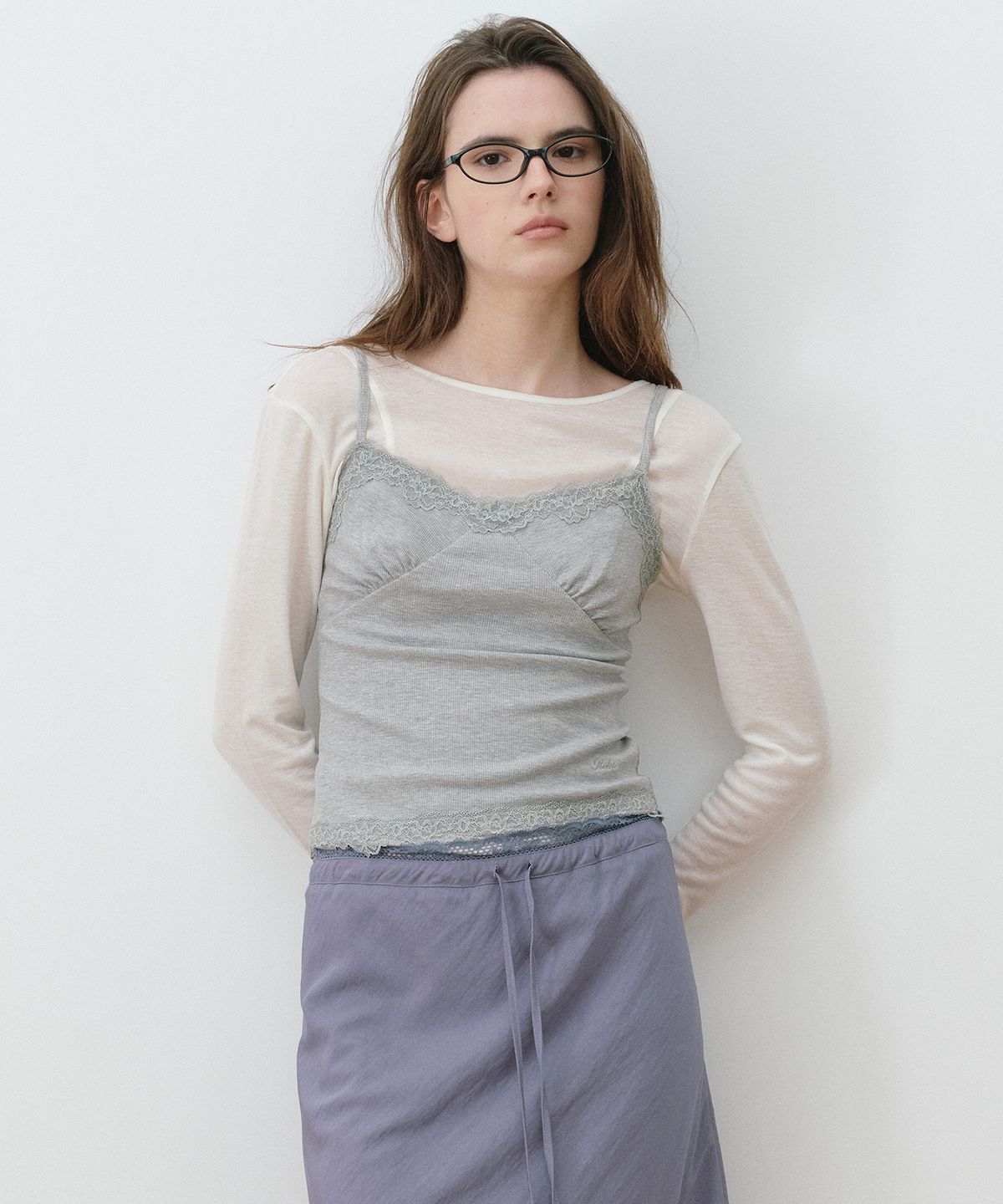 로라로라(ROLAROLA) LACE SLIP TOP M/GRAY