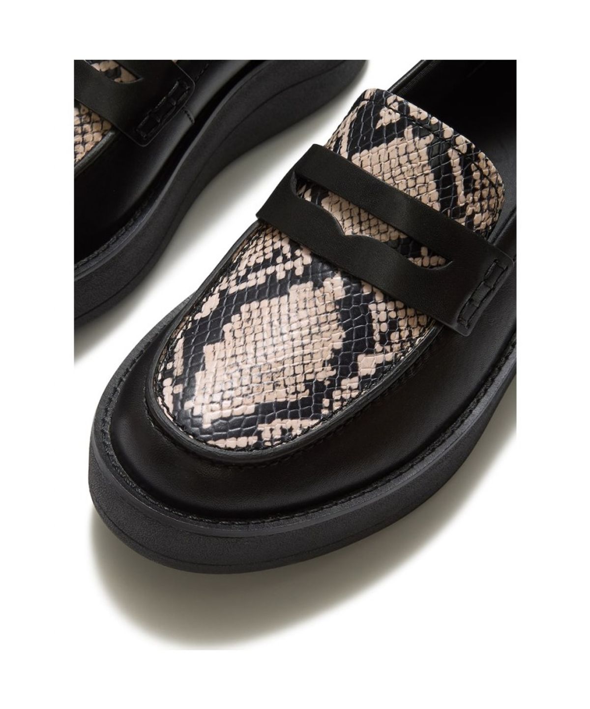 핏플랍(FITFLOP) [삼성물산공식] 여성 젠FF 롬 레더 스네이크 로퍼  블랙 (FT69K2L145) (FT69K2L145)