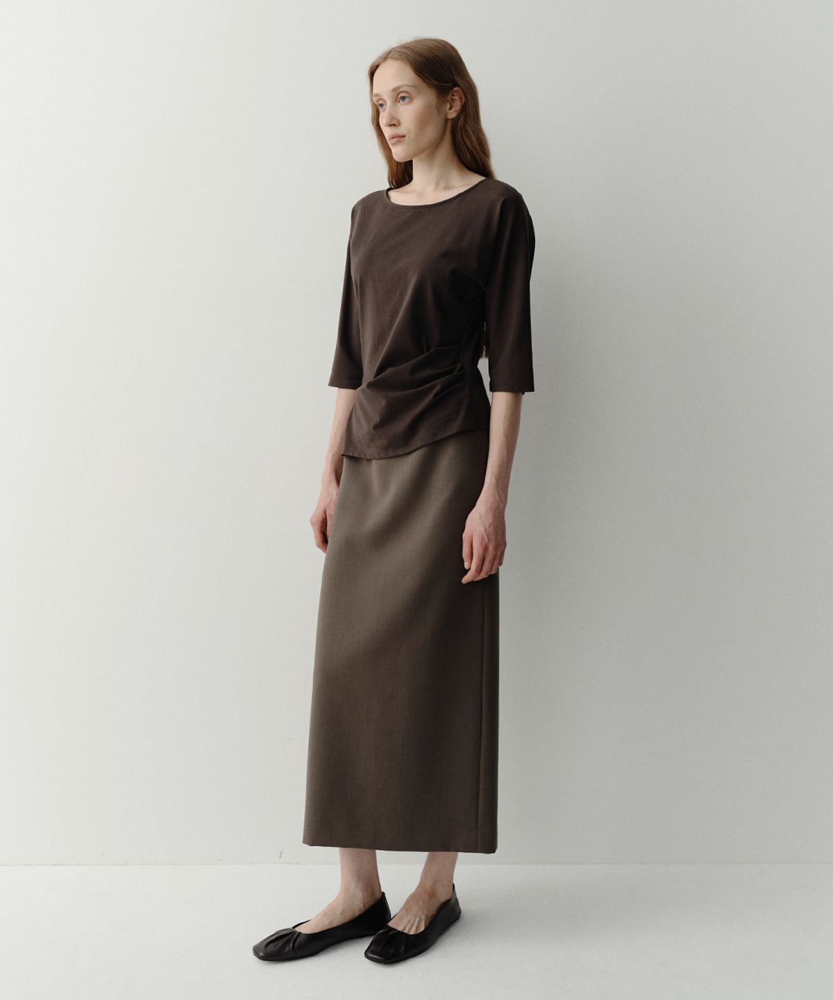 이아(EAAH) FW MAXI SLIT SKIRT (TAUPE)