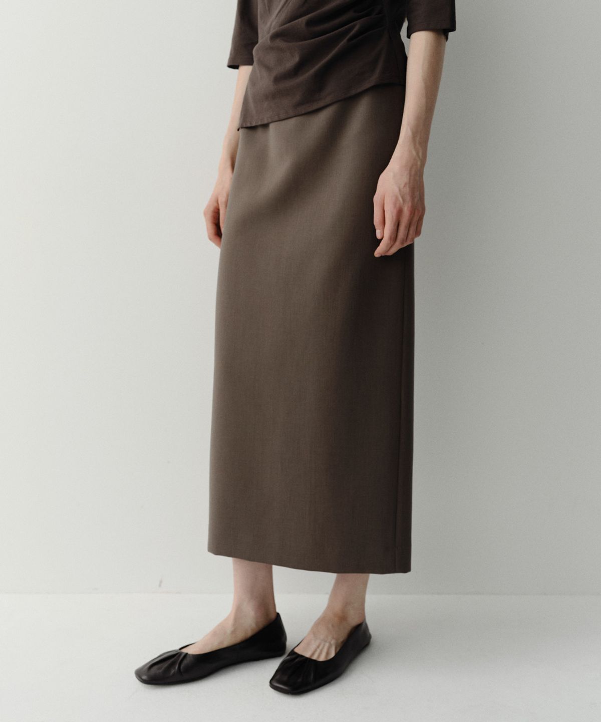 이아(EAAH) FW MAXI SLIT SKIRT (TAUPE)