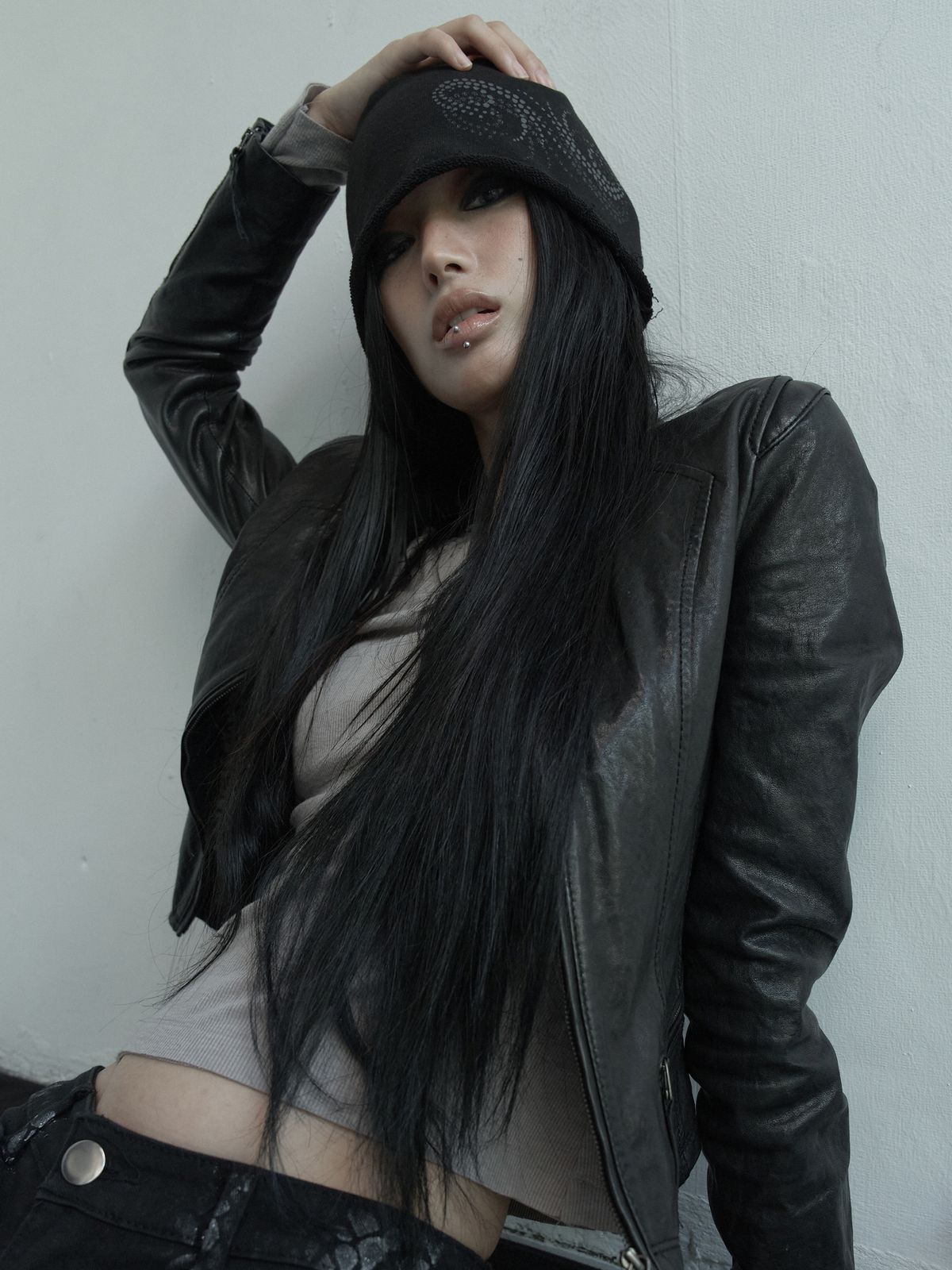 피넛루프(PEANUT LOOP) Spiral Dot Symbol Beanie Black