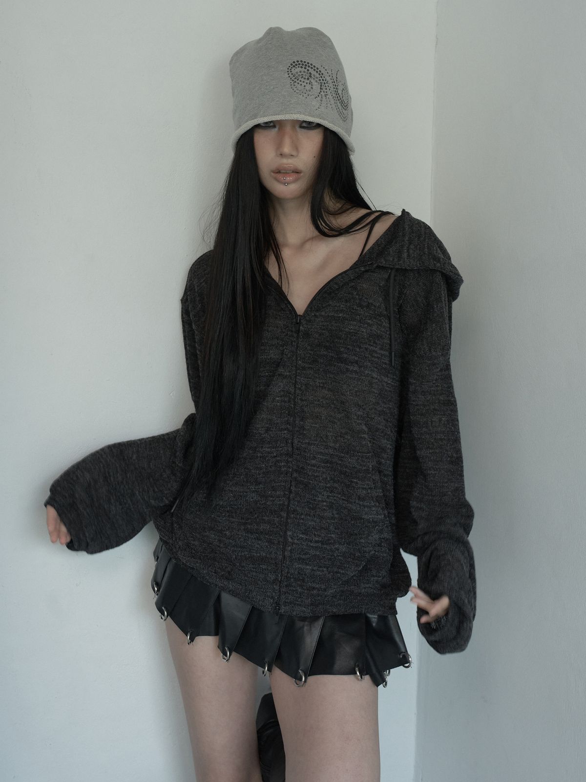피넛루프(PEANUT LOOP) Spiral Dot Symbol Beanie Gray