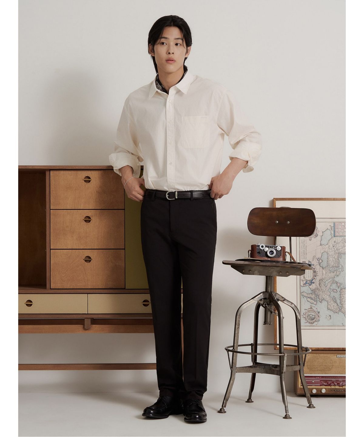 빈폴 멘(BEANPOLE MEN) 폴리 혼방 클래식핏 슬랙스  브라운