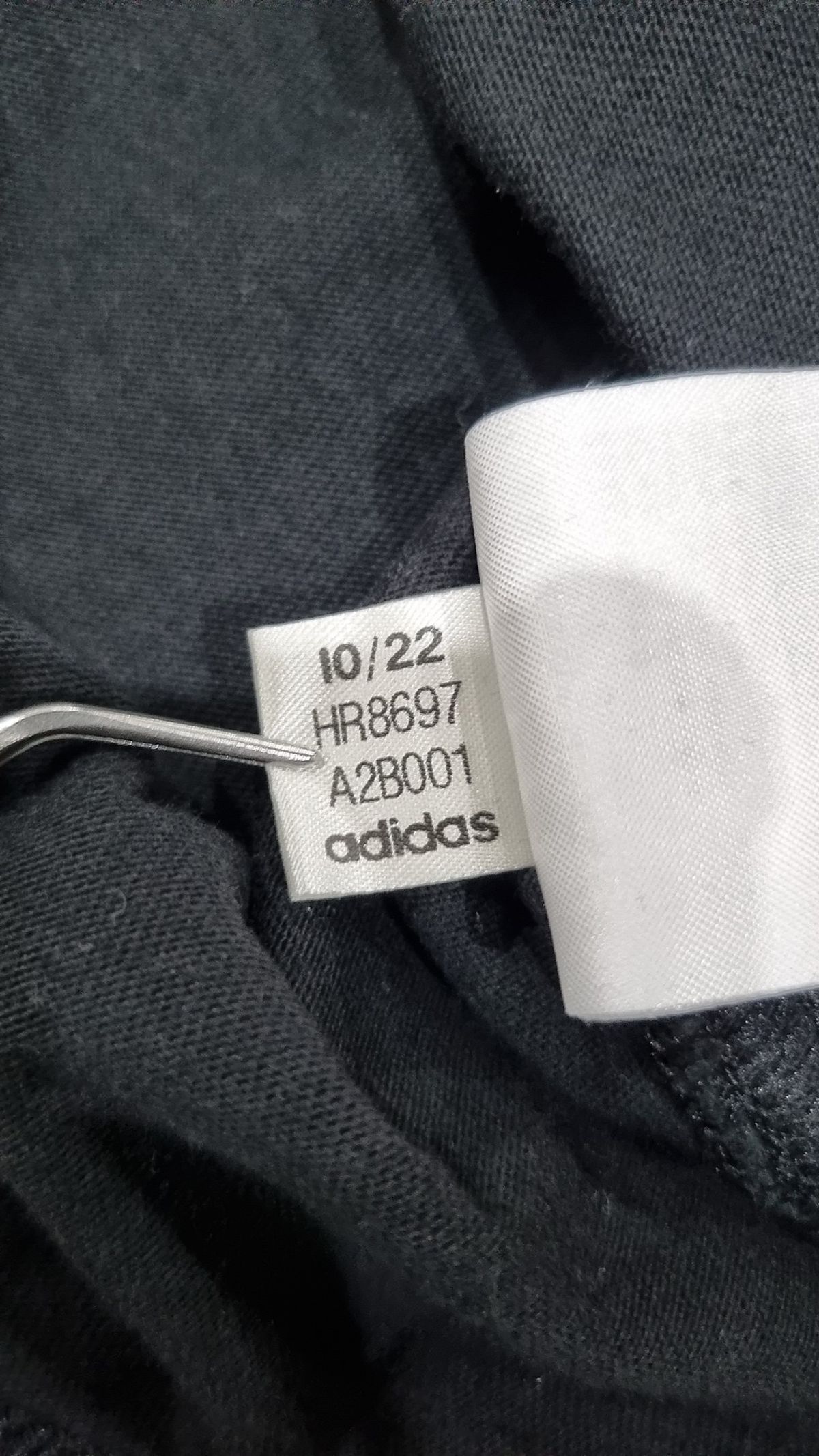 아디다스(ADIDAS) 아디컬러 Neuclassics 긴팔 티 HR8697 L