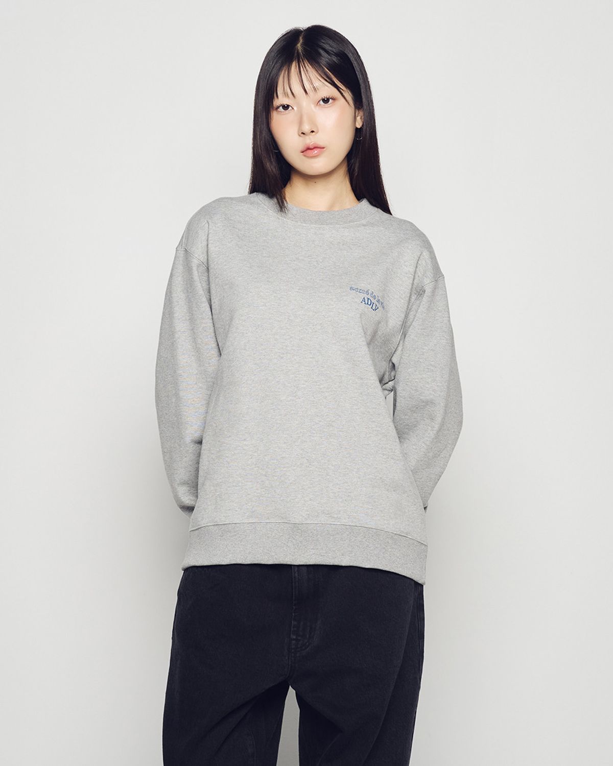 아크메드라비(ACME DE LA VIE) SHAKE BASIC LOGO SWEATSHIRT