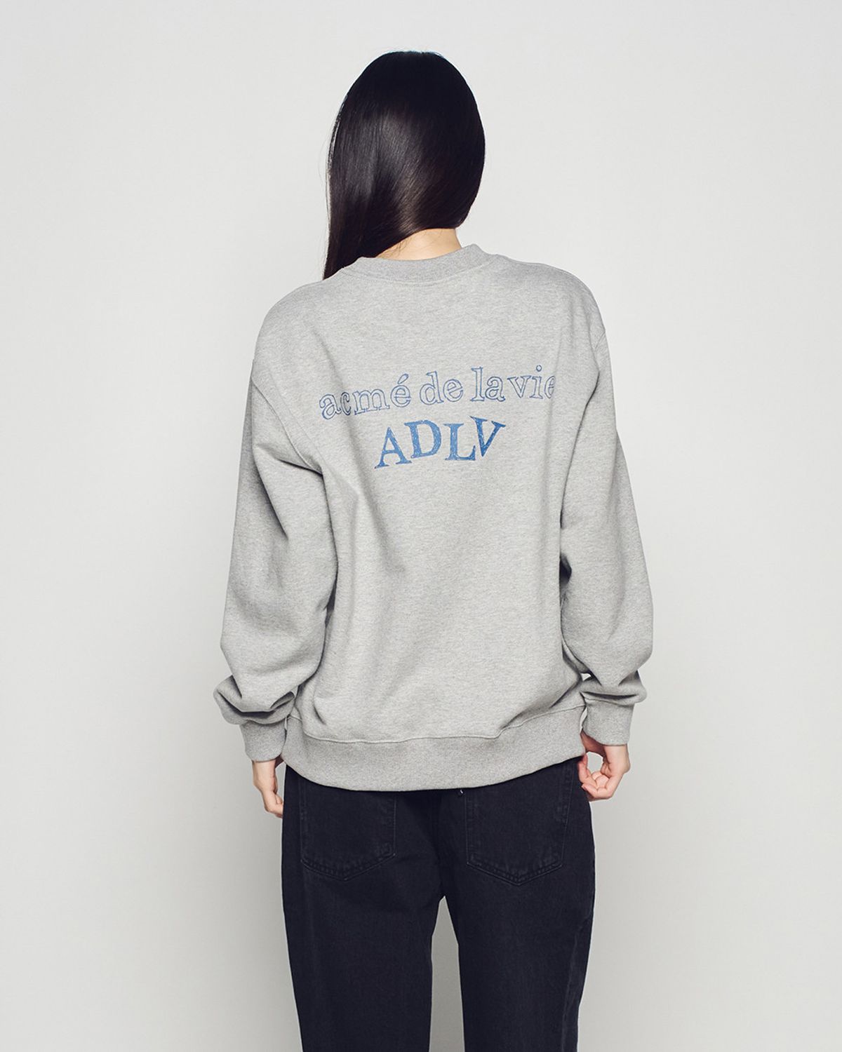 아크메드라비(ACME DE LA VIE) SHAKE BASIC LOGO SWEATSHIRT