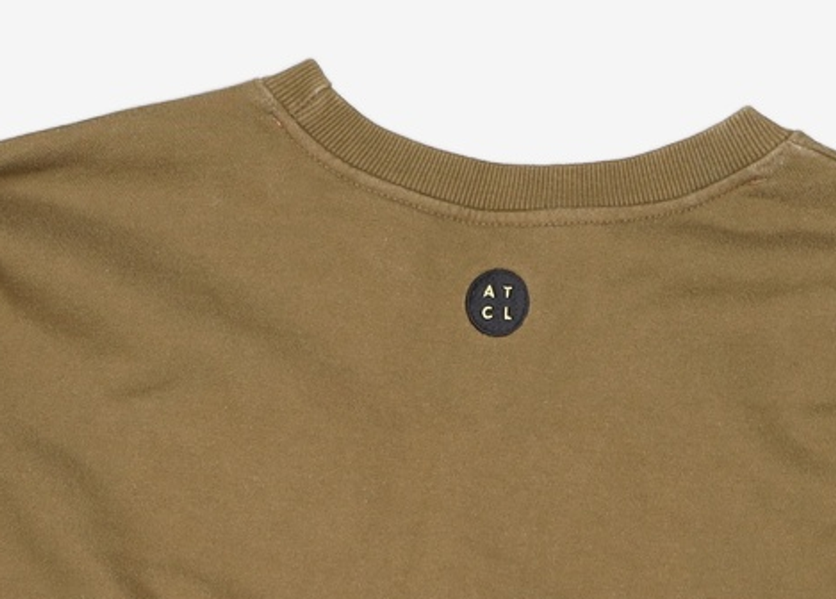 애티클(ATICLE) EARPHONES HOLE SWEATSHIRTS FREE
