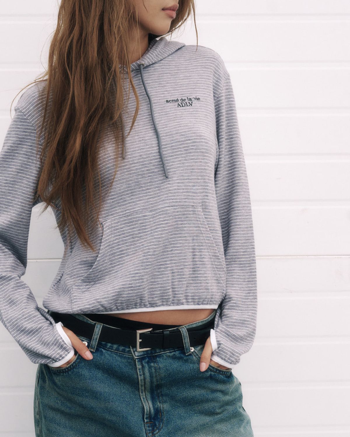 아크메드라비(ACME DE LA VIE) WOMAN STRIPE SHORT HOODIE