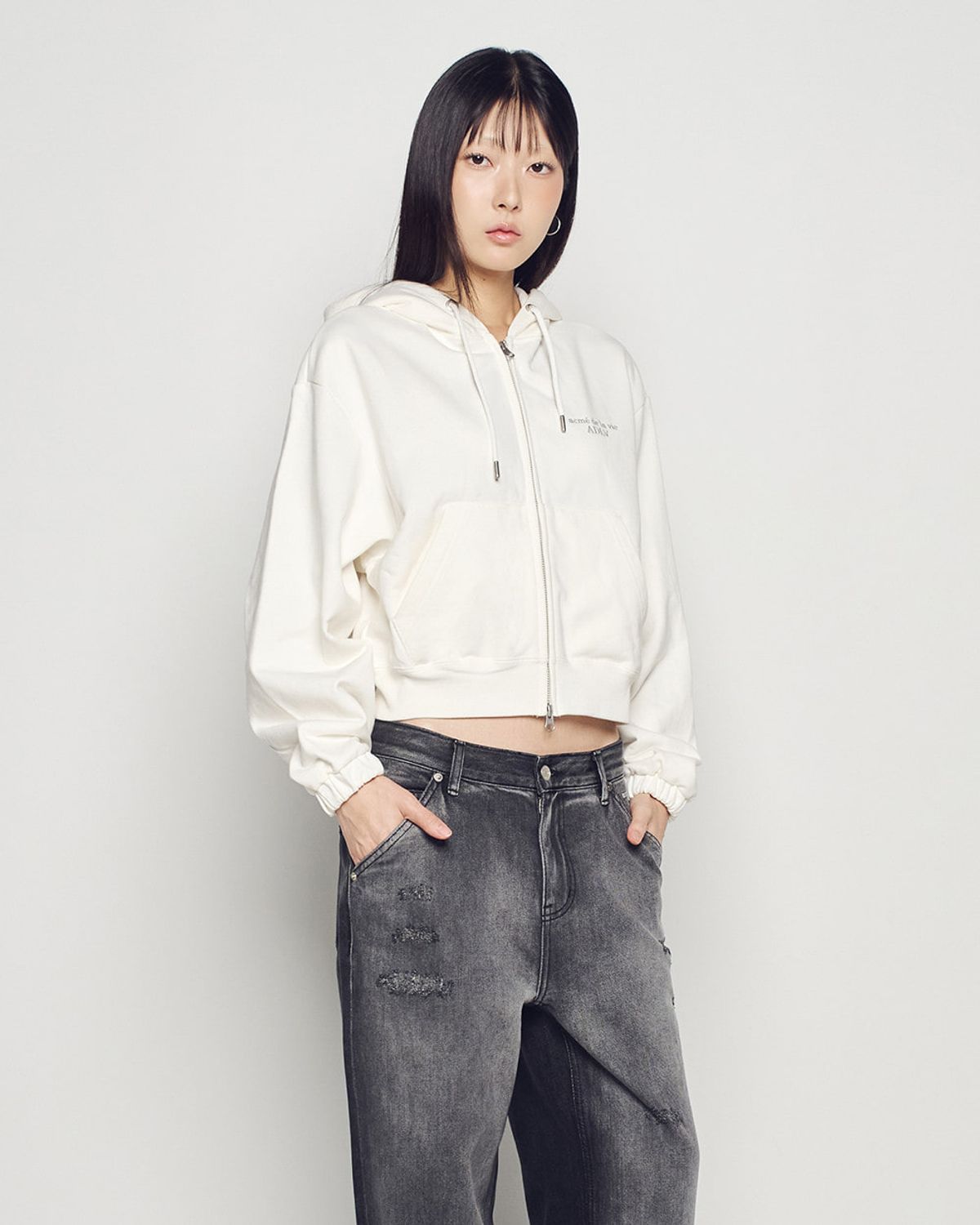 아크메드라비(ACME DE LA VIE) WOMAN ONE TUCK CROP HOODIE ZIP UP