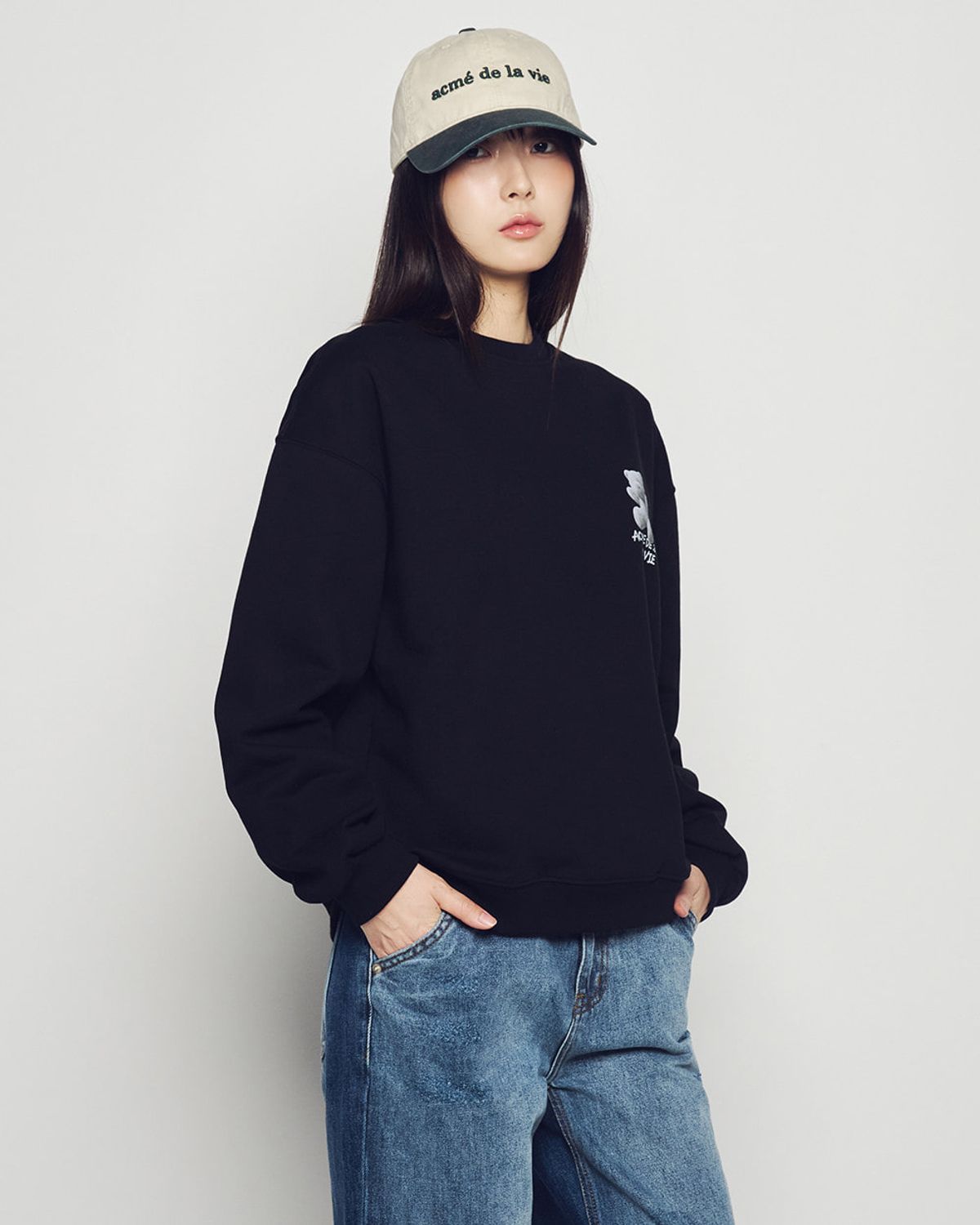 아크메드라비(ACME DE LA VIE) WOMAN FUZZY AC BEAR SWEATSHIRT