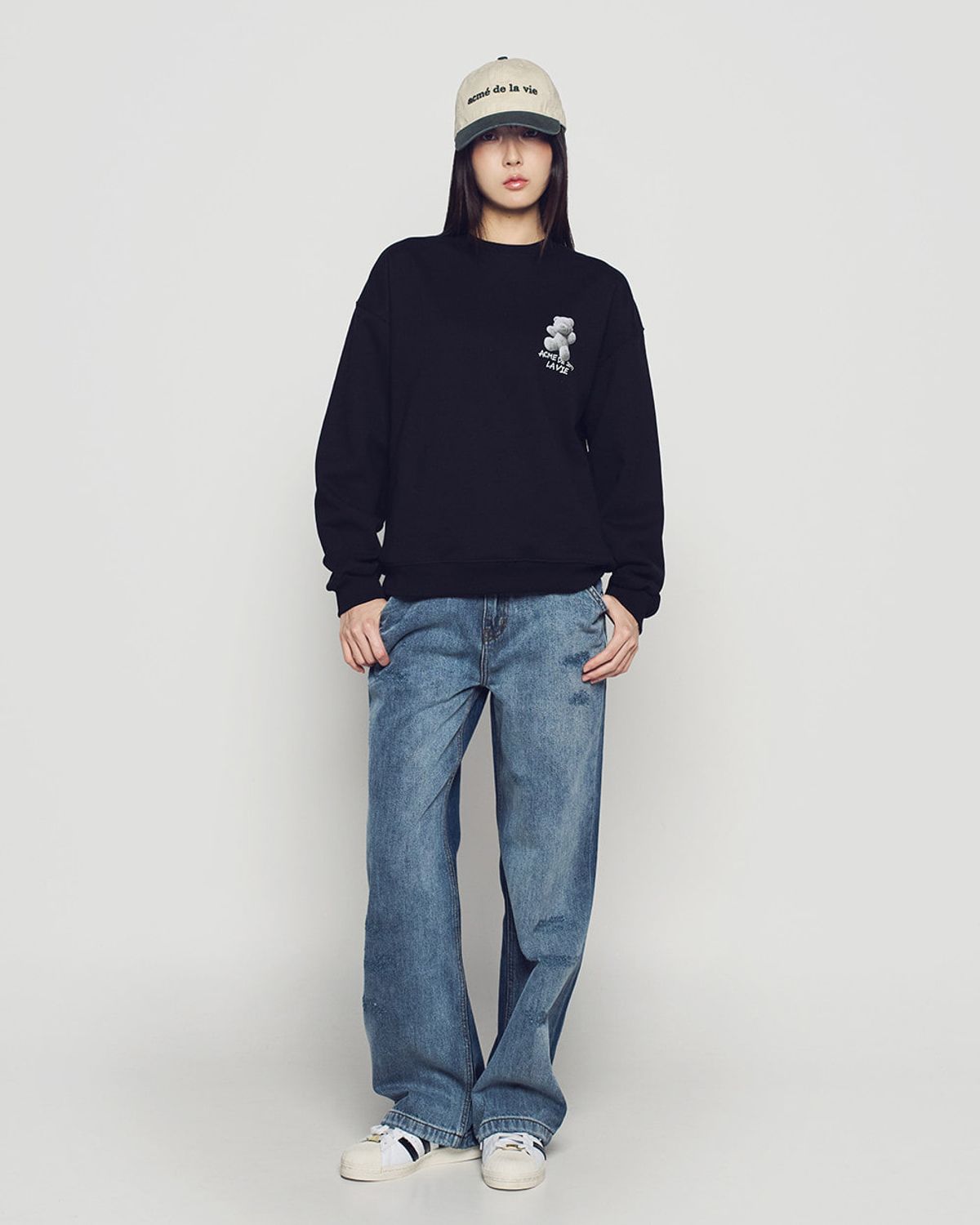 아크메드라비(ACME DE LA VIE) WOMAN FUZZY AC BEAR SWEATSHIRT