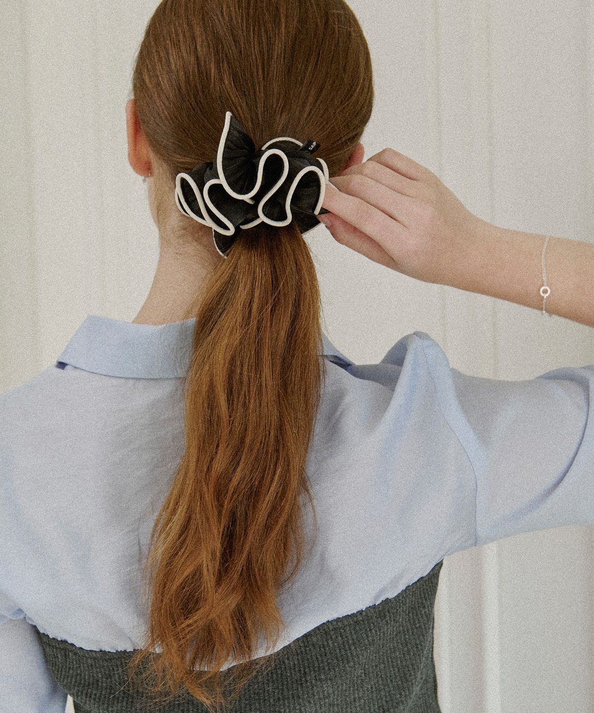 세인트스코트런던(ST.SCOTT LONDON) Two-Tone Line Pleated Hair Scrunchie / STH8R1116