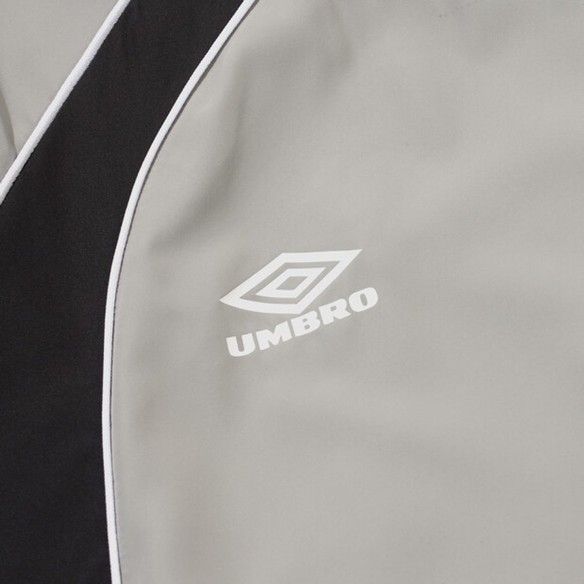 엄브로(UMBRO) NQ 패널 우븐탑 그레이 UR311CWT81