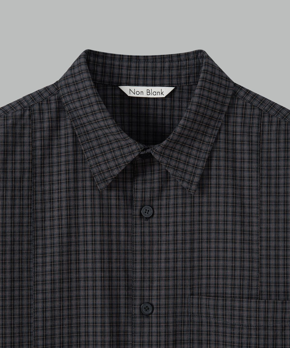 넌블랭크(NONBLANK) 일레귤러 패널 체크 LS 셔츠_DARK BLUE