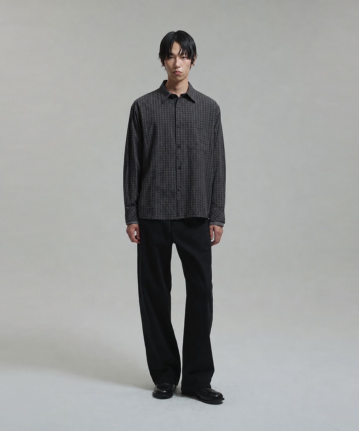 넌블랭크(NONBLANK) 일레귤러 패널 체크 LS 셔츠_DARK BLUE