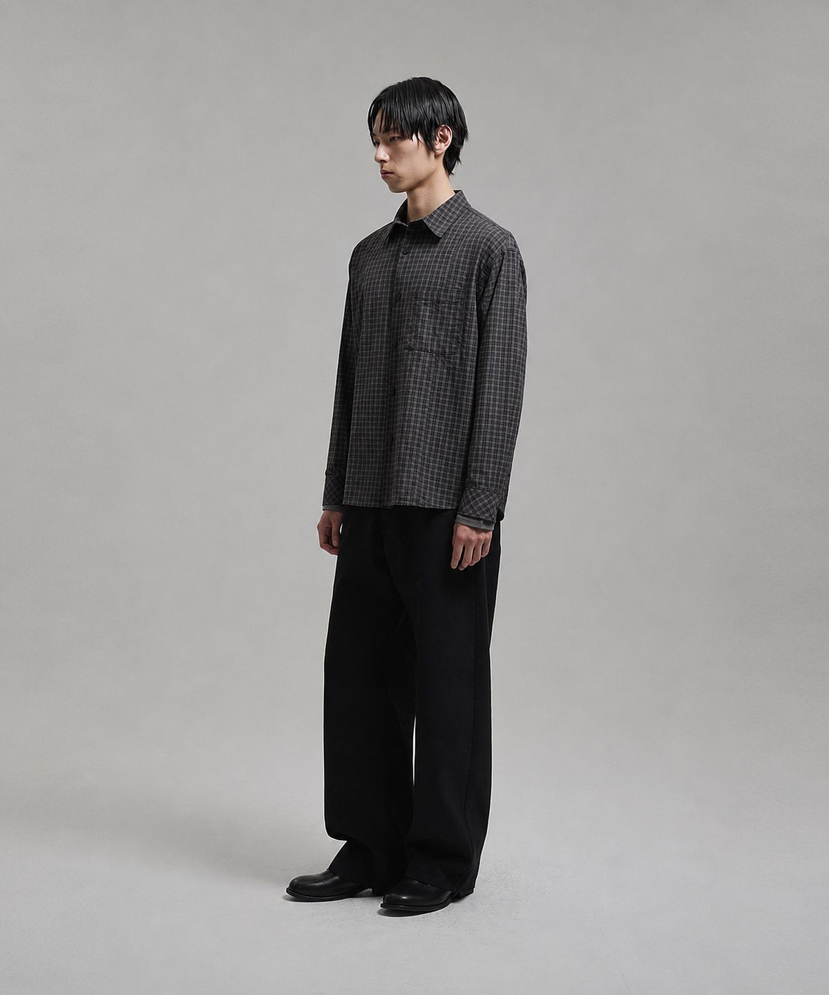 넌블랭크(NONBLANK) 일레귤러 패널 체크 LS 셔츠_DARK BLUE