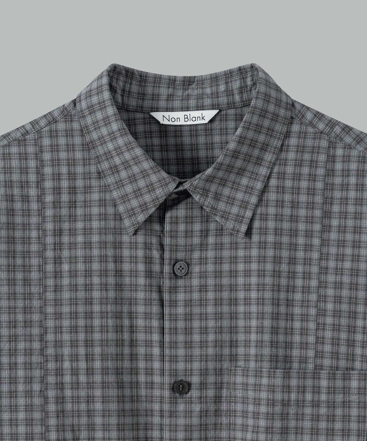 넌블랭크(NONBLANK) 일레귤러 패널 체크 LS 셔츠_BLUISH GREY