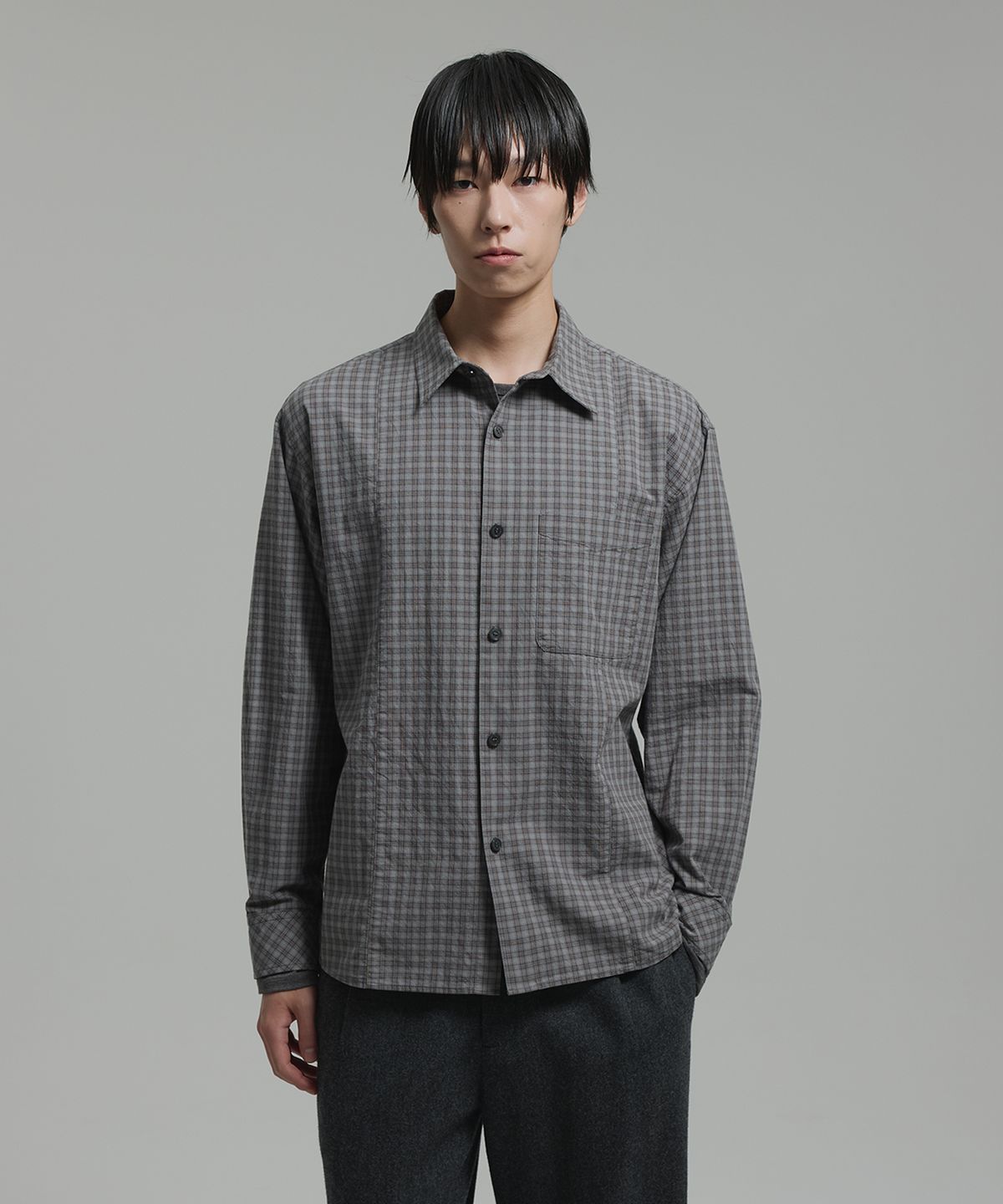 넌블랭크(NONBLANK) 일레귤러 패널 체크 LS 셔츠_BLUISH GREY