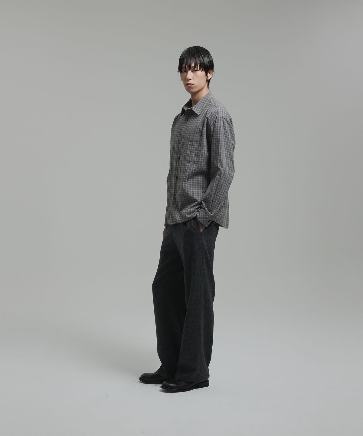 넌블랭크(NONBLANK) 일레귤러 패널 체크 LS 셔츠_BLUISH GREY