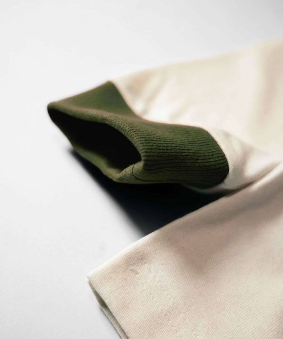 페셰(PESCE) 白(백) Heavy Cotton LS - Coast Guard Olive
