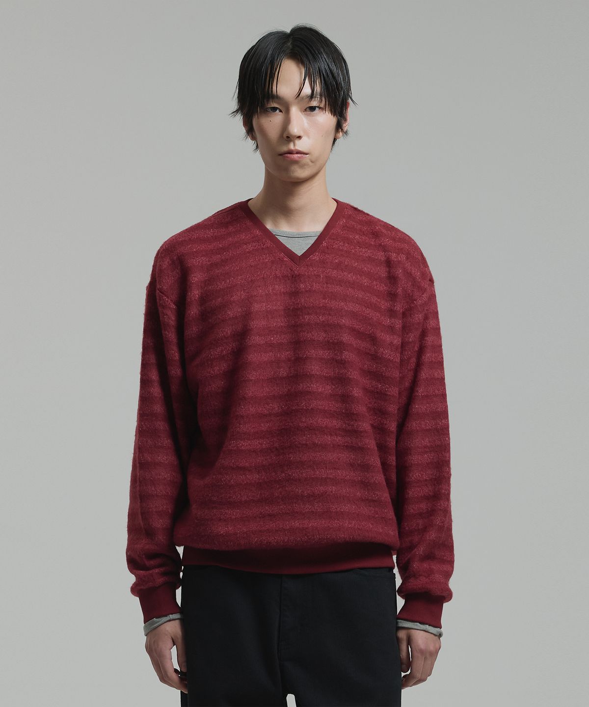 넌블랭크(NONBLANK) 헤어리 스트라이프 V넥 LS 티셔츠_RED