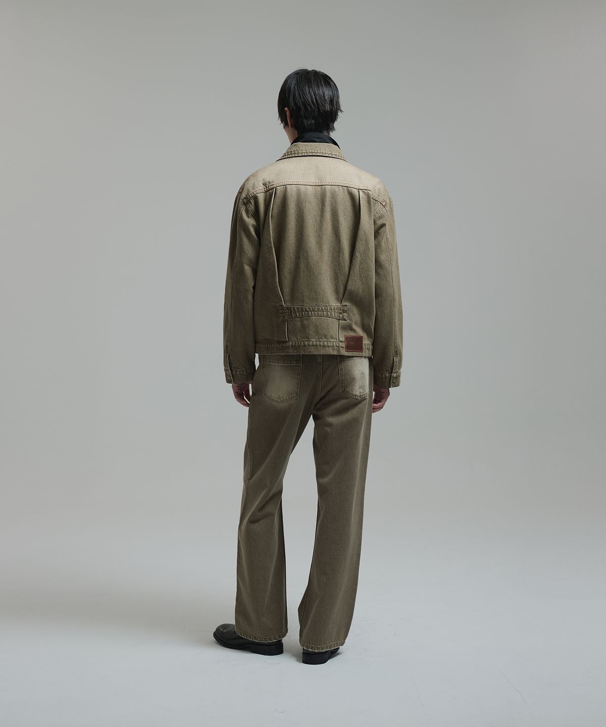 넌블랭크(NONBLANK) 루즈드 유니폼 팬츠_WASHED BEIGE