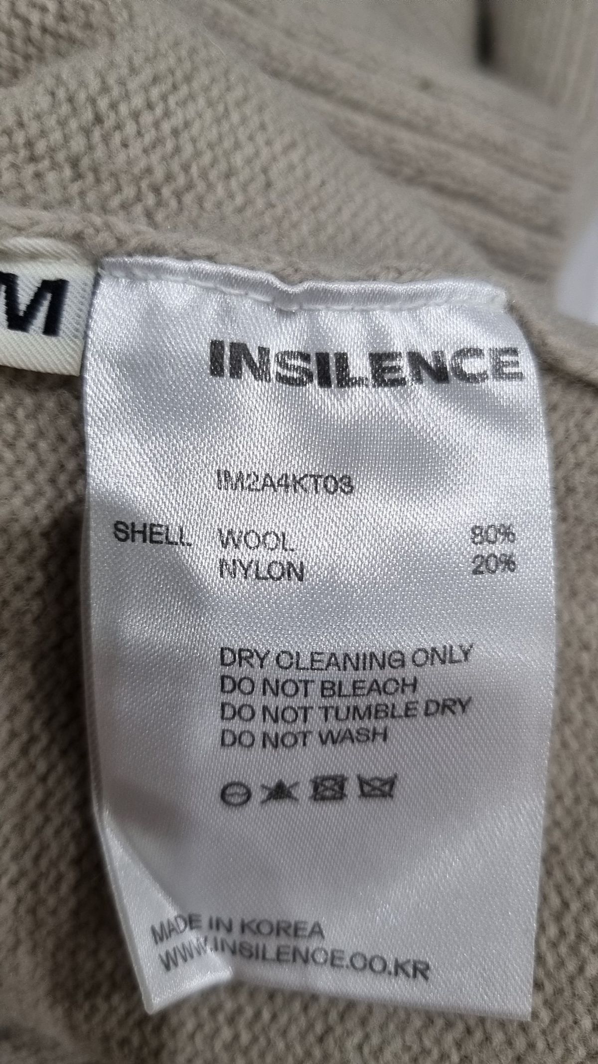 인사일런스(INSILENCE) 슬릿 하이넥 니트 GREY BEIGE M