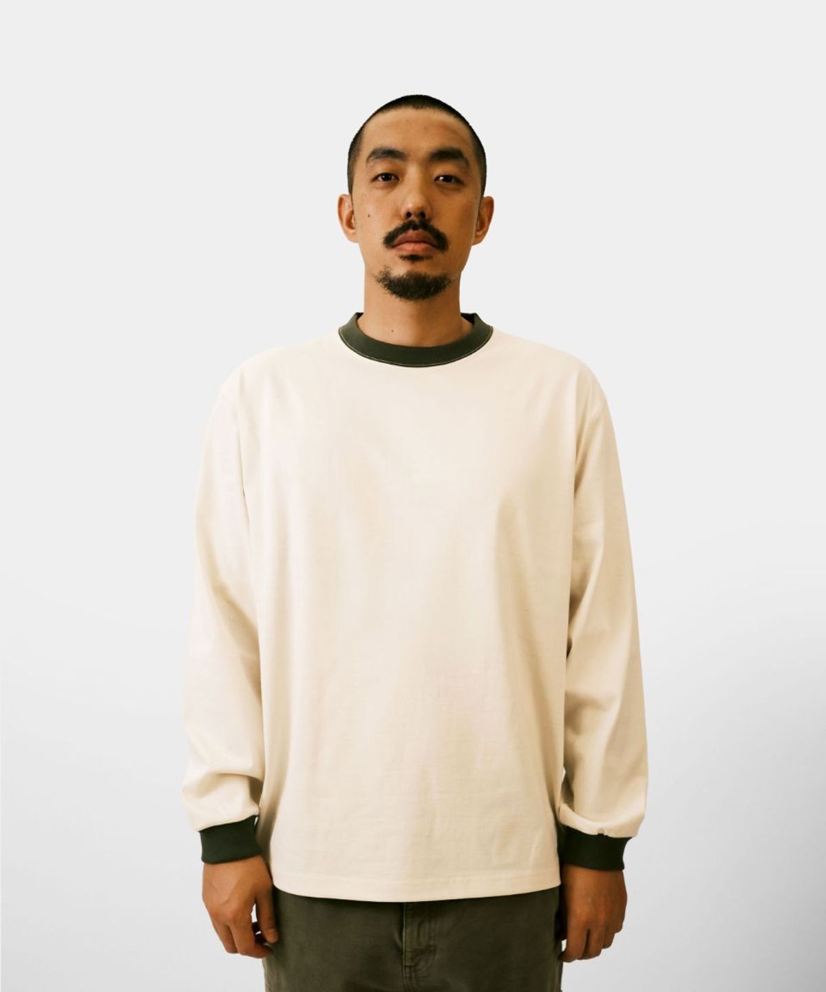 페셰(PESCE) 白(백) Heavy Cotton LS - Olive