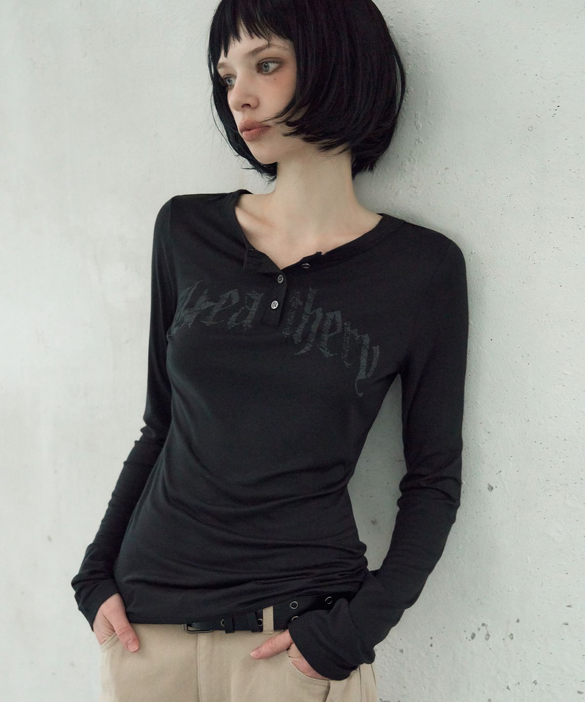 레더리(LEATHERY) 페이디드 헨리넥 롱슬리브 [BLACK]