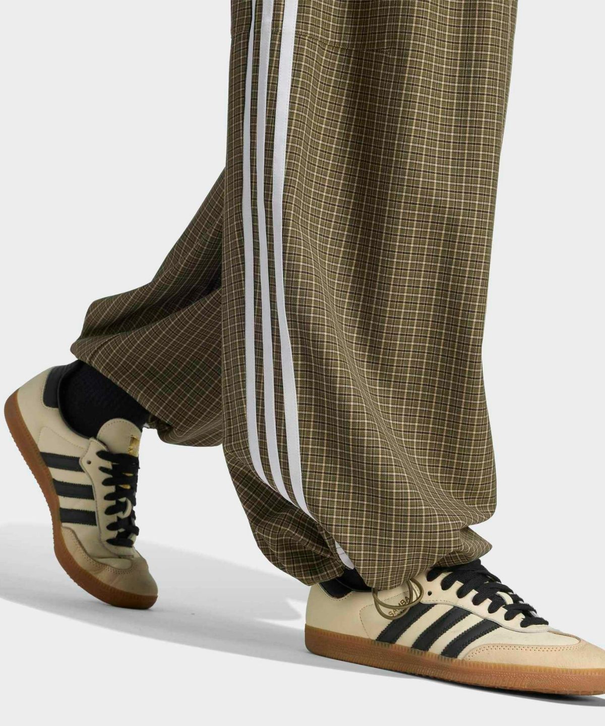 아디다스(ADIDAS) 체크 트라우저 루즈 팬츠 - 올리브스트라타:원더베이지 / LE8308