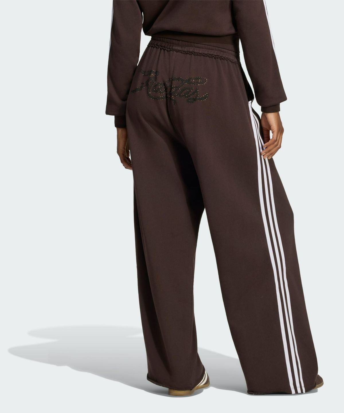 아디다스(ADIDAS) 그래픽 루즈 스웨트 팬츠 - 아우라커피 / LE8324