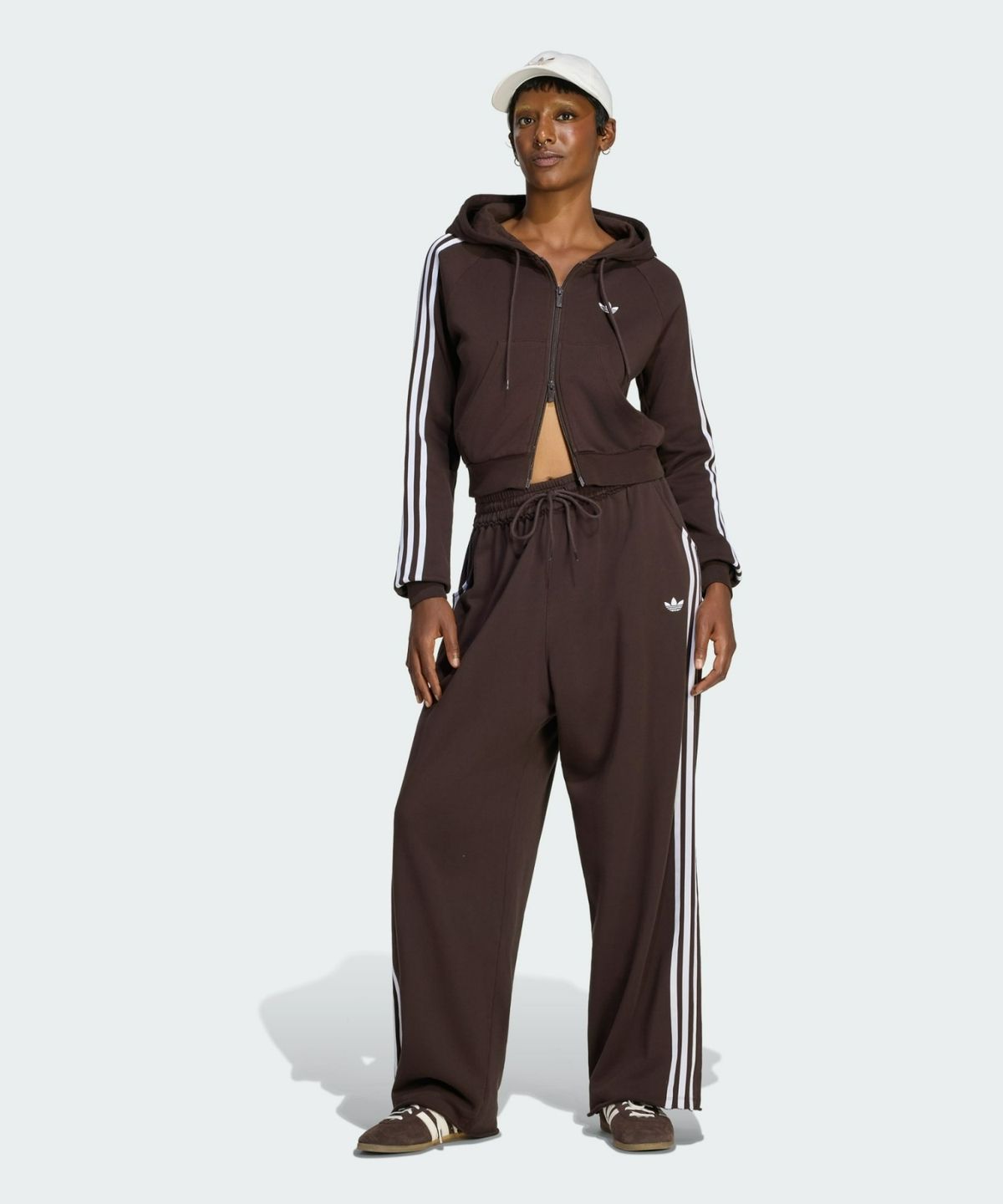 아디다스(ADIDAS) 그래픽 루즈 스웨트 팬츠 - 아우라커피 / LE8324