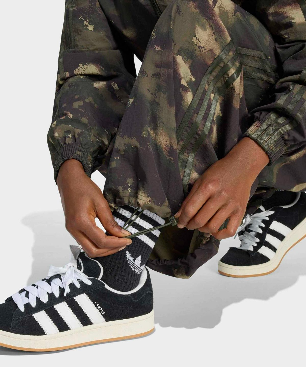 아디다스(ADIDAS) 아딜레늄 트랙 팬츠 - 카모 / LF3003