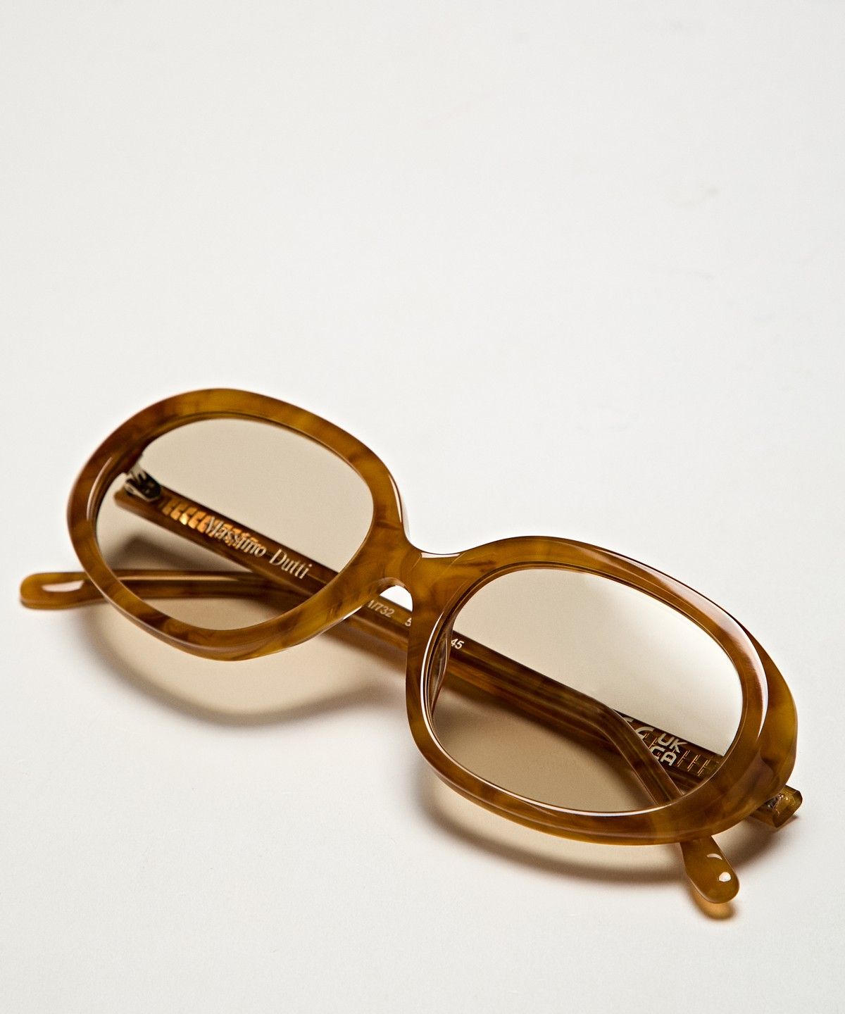마시모두띠(MASSIMO DUTTI) 오벌 선글라스