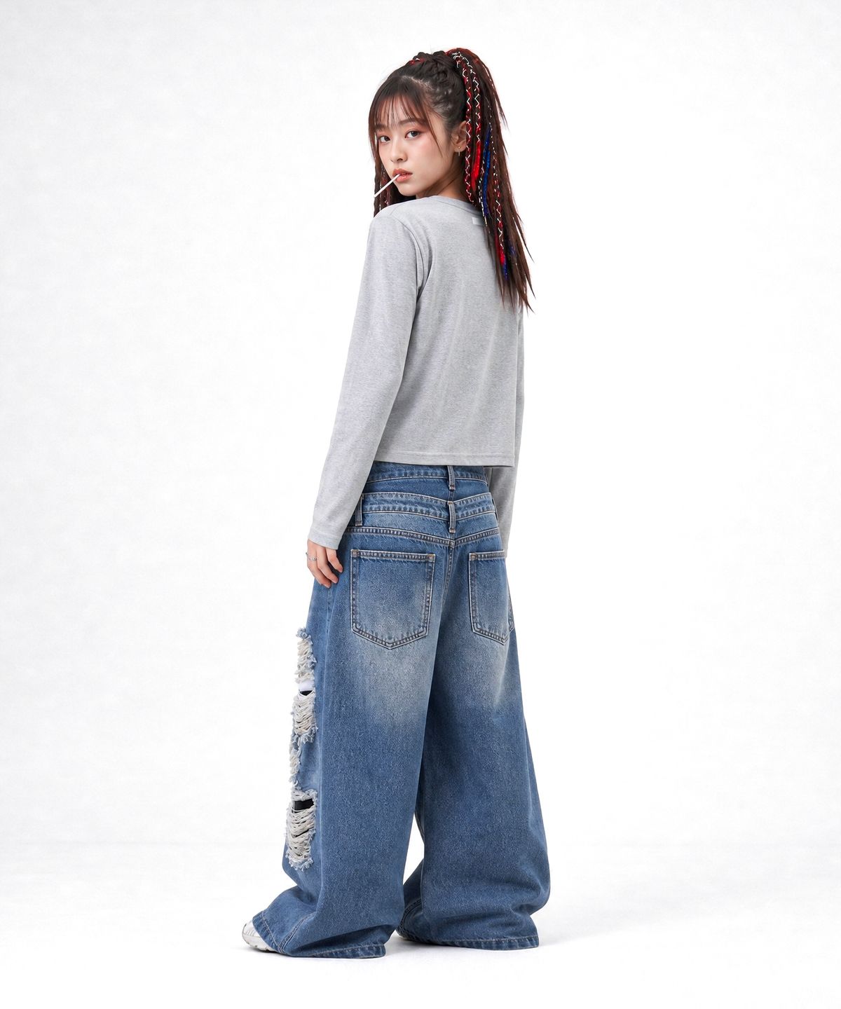 씨웨어 바이 더 지니어스(C WEAR BY THE GENIUS) 오버사이즈 롱 슬리브 크롭 티셔츠 그레이