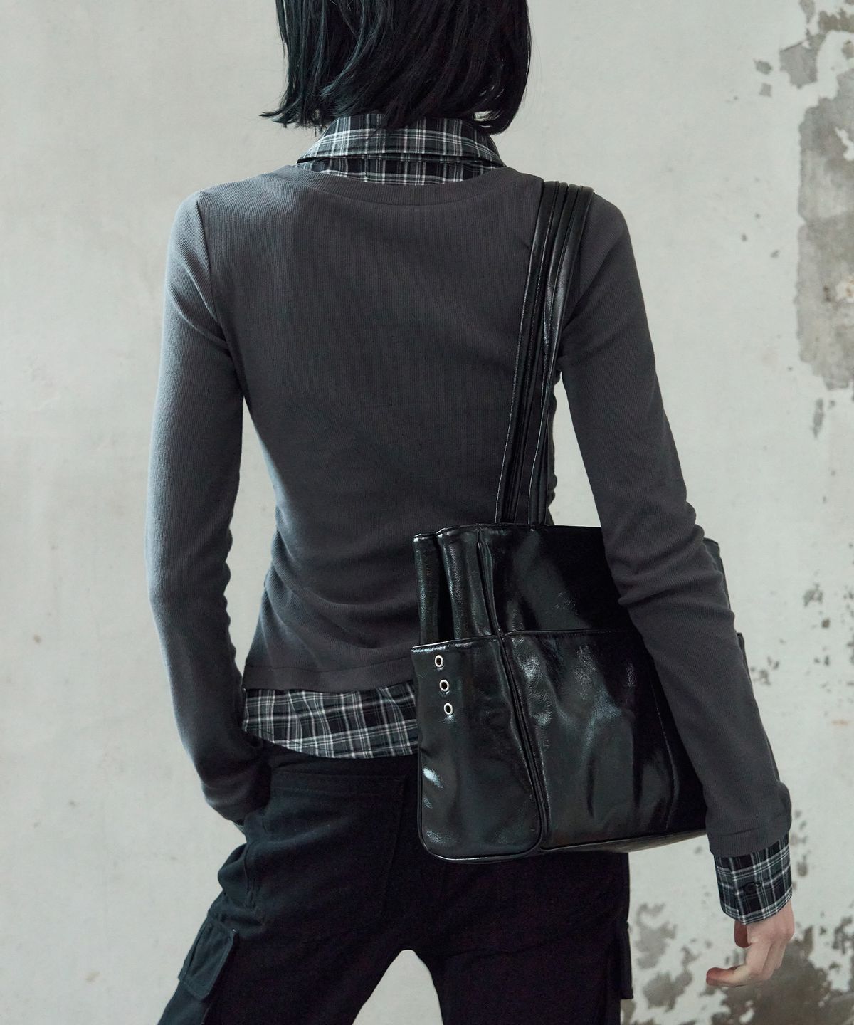 레더리(LEATHERY) 캐리 스퀘어 숄더백 [BLACK]