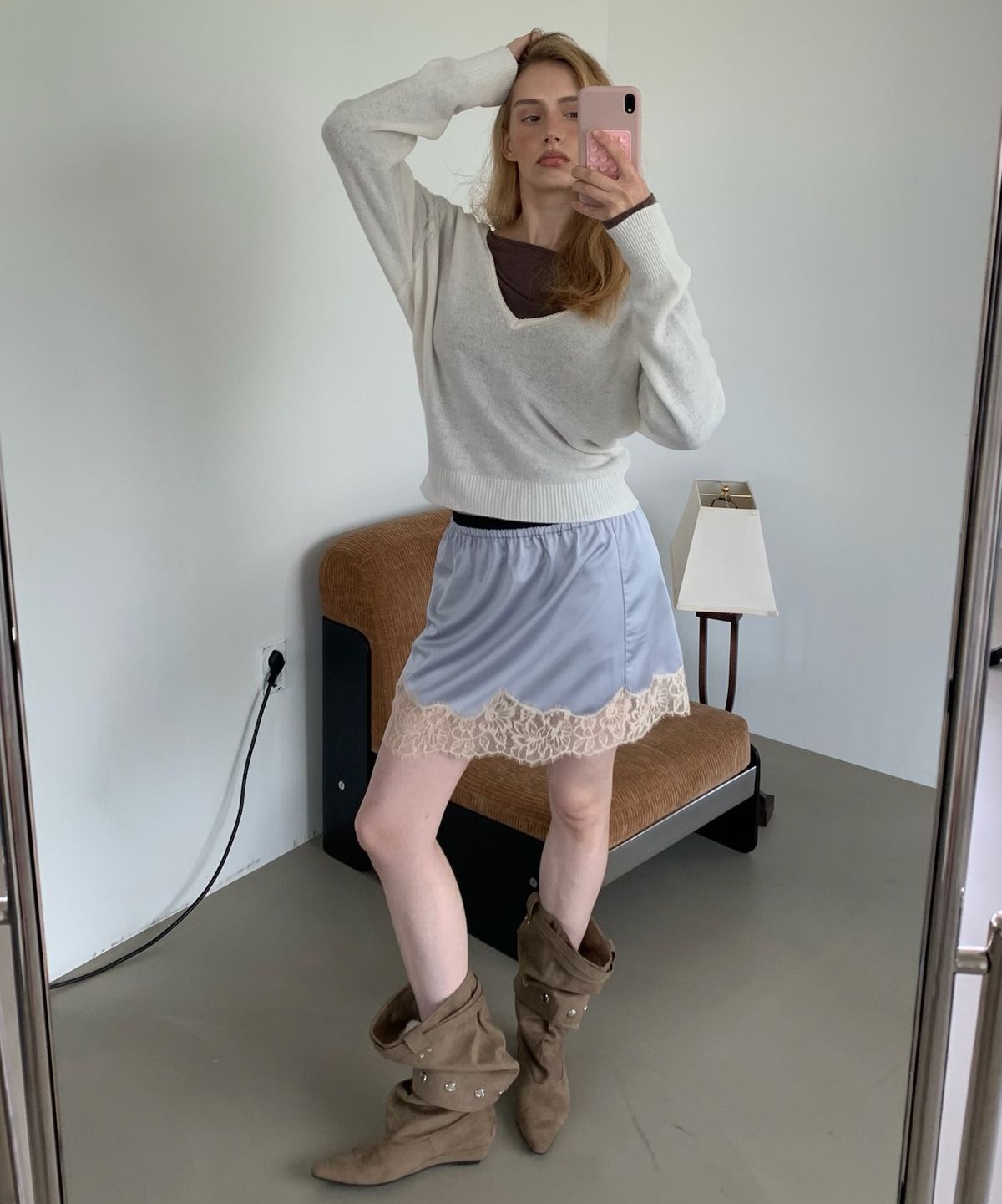 아수라(ASURA) PURE WOOL DEEP V KNIT (IVORY)