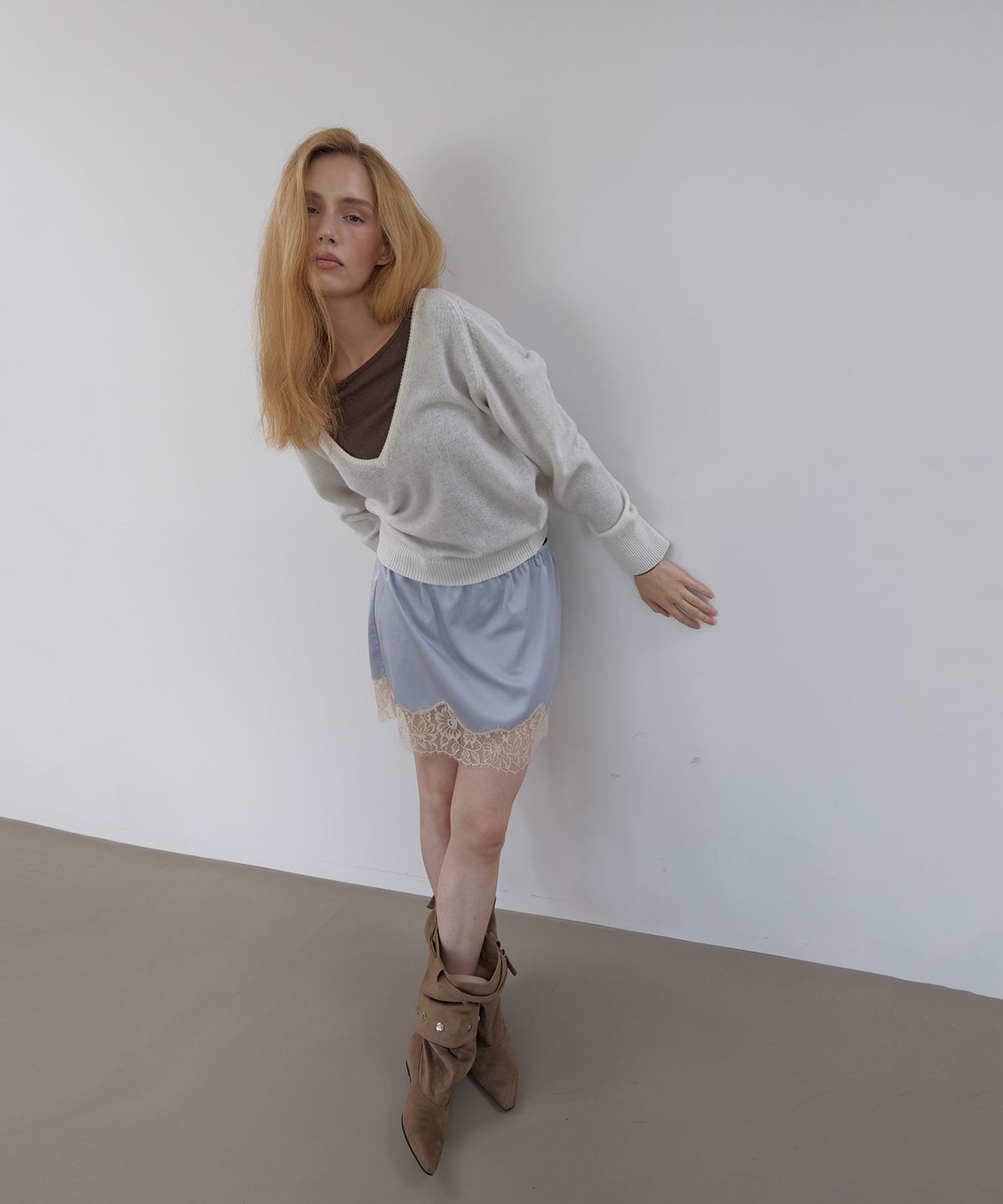 아수라(ASURA) PURE WOOL DEEP V KNIT (IVORY)