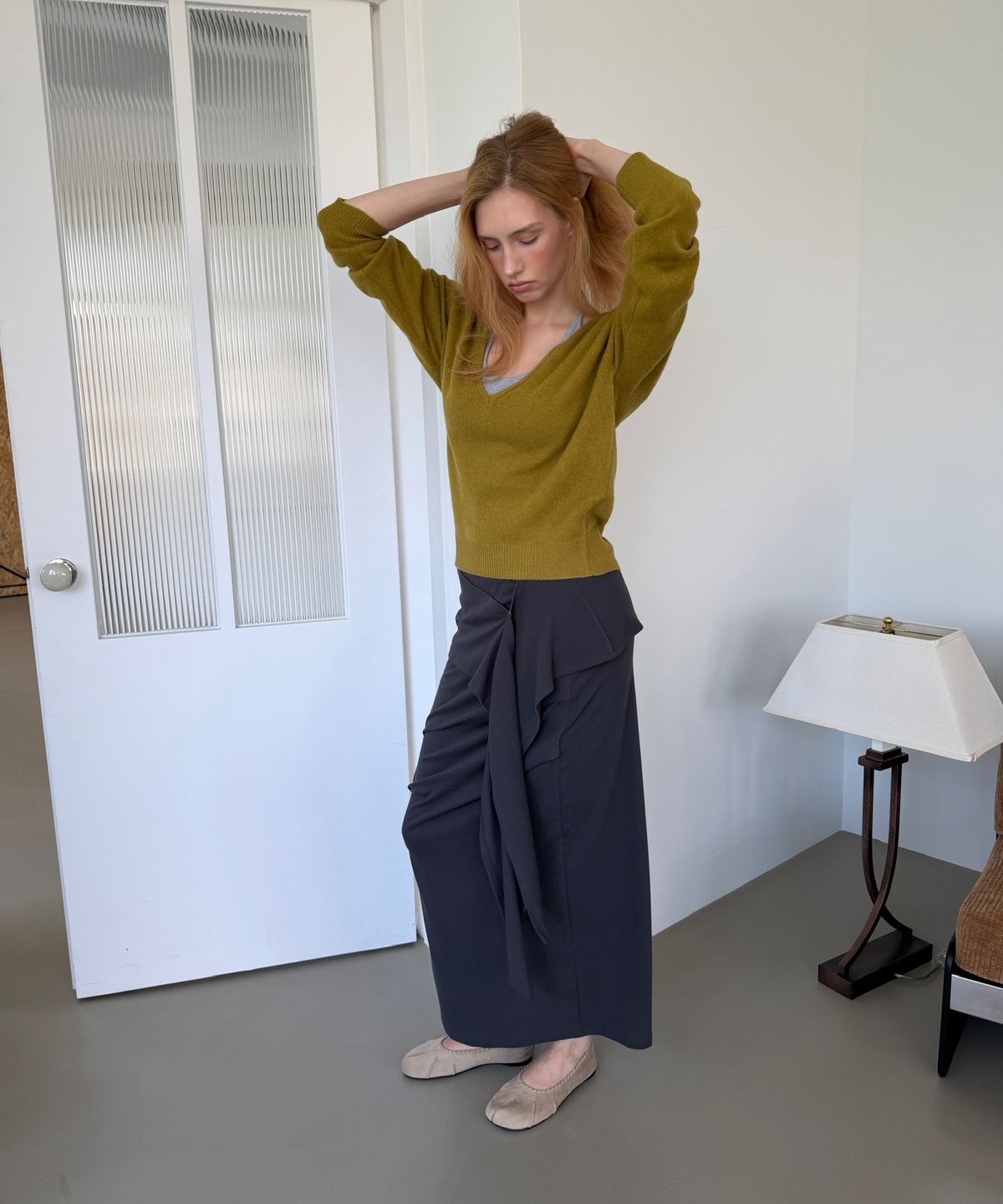 아수라(ASURA) PURE WOOL DEEP V KNIT (OLIVE)