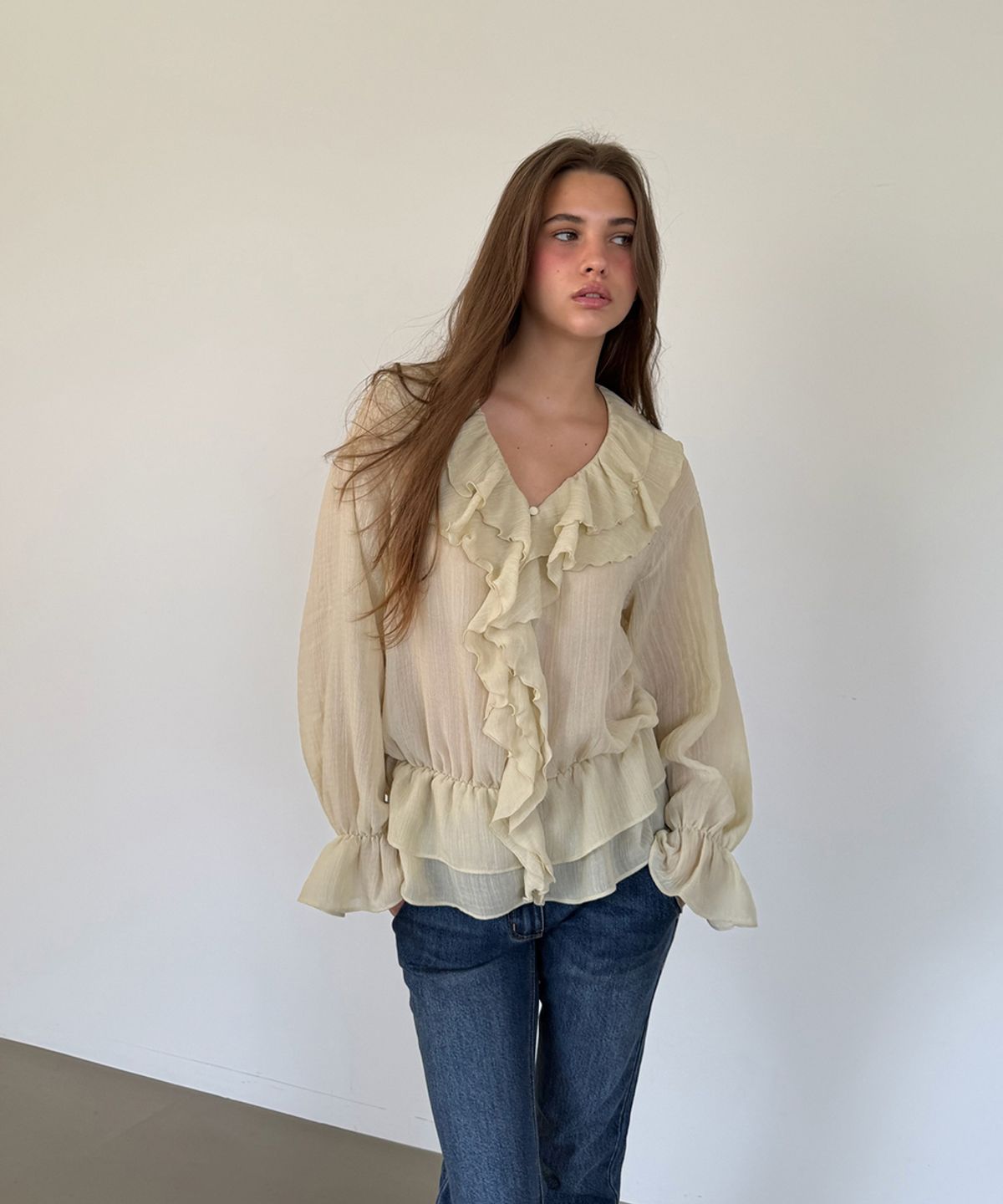 아수라(ASURA) RUFFLE CHIFFON BLOUSE (BEIGE)