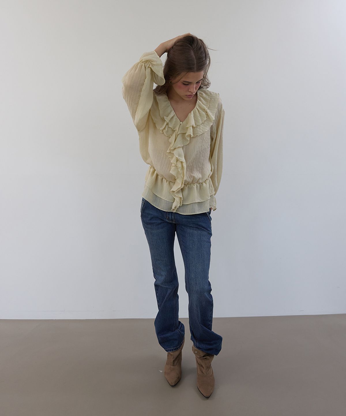 아수라(ASURA) RUFFLE CHIFFON BLOUSE (BEIGE)