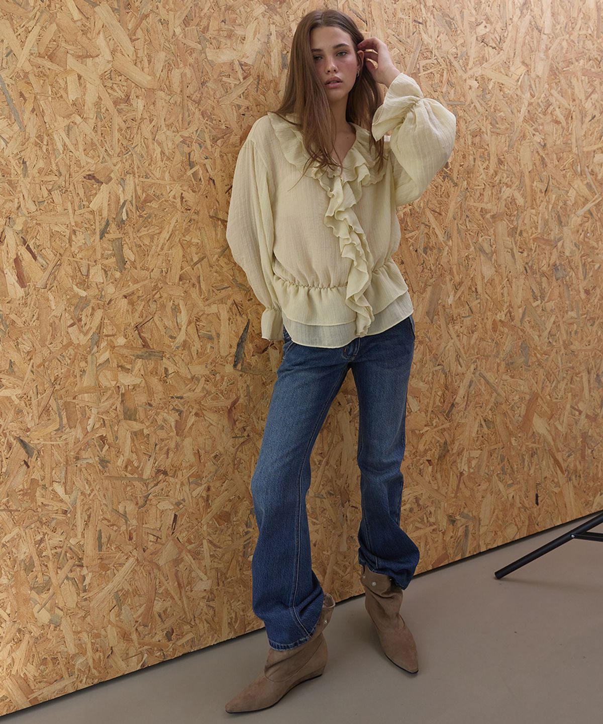 아수라(ASURA) RUFFLE CHIFFON BLOUSE (BEIGE)