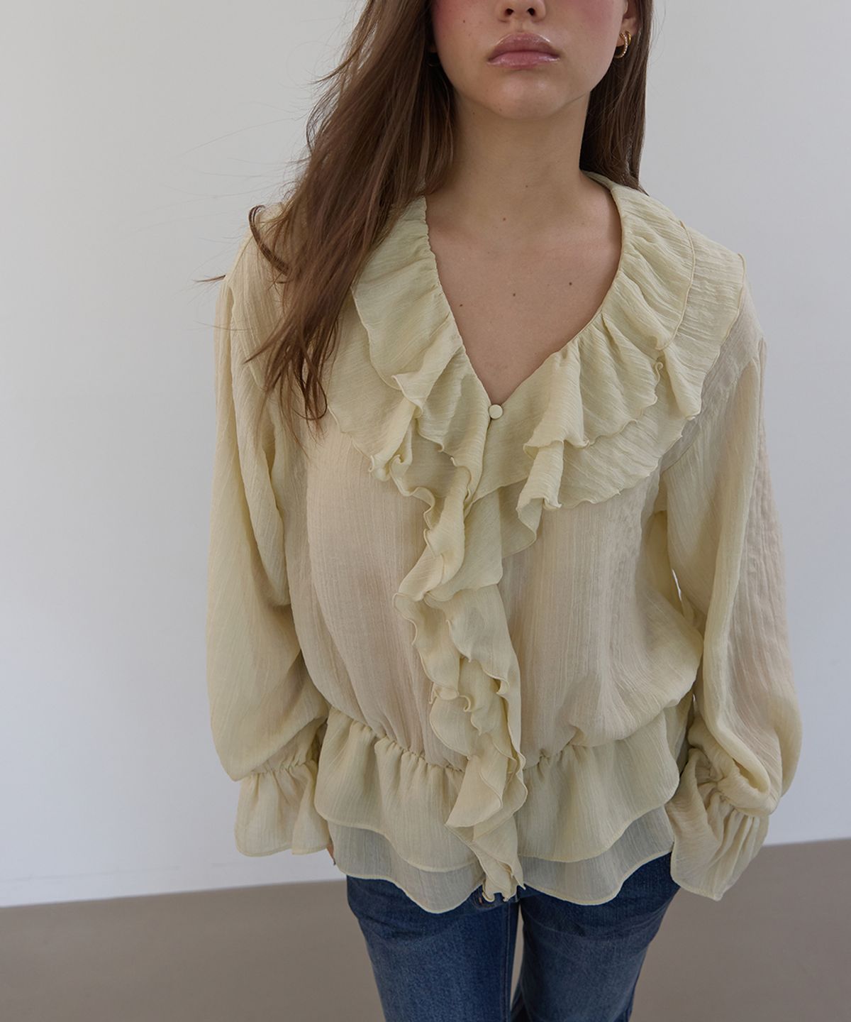 아수라(ASURA) RUFFLE CHIFFON BLOUSE (BEIGE)